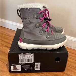 Sorel Youth Explorer Lace Wp size 1
SOREL children’s WHITNEY STRAP Wp size 10